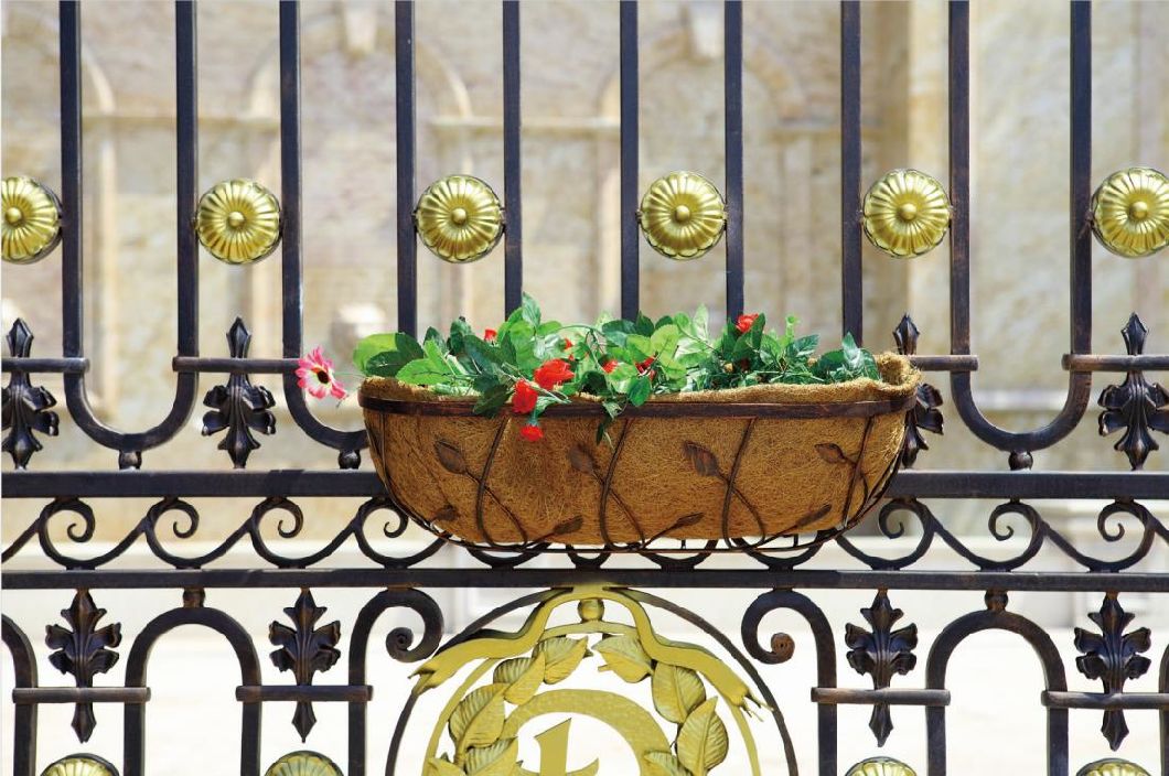 Leaf-Shaped Wrought Iron Wall Planter with Coco Liner (Xy16006/Xy16007/Xy16008)